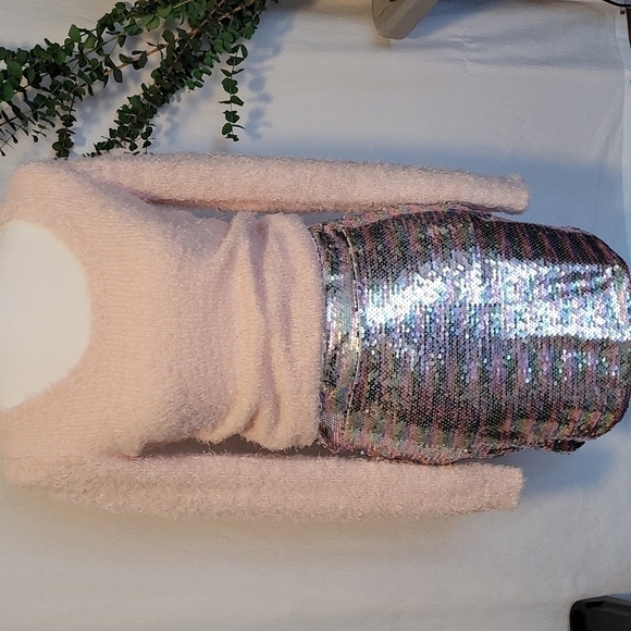 Urban Outfitters rainbow sequint Mini skirt. - Picture 5 of 10